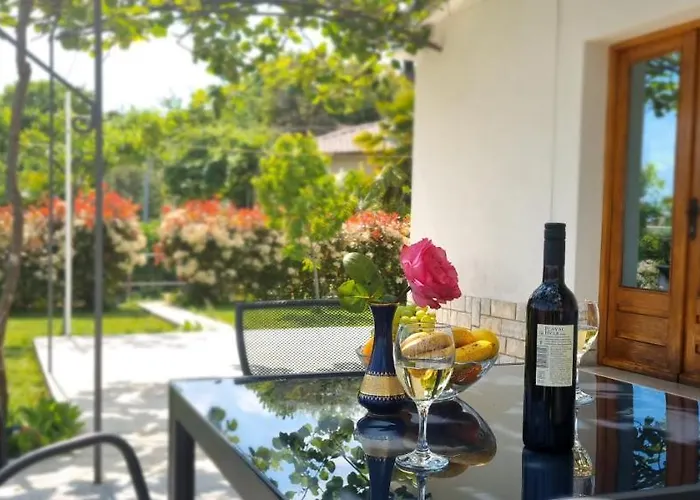 Anamarija אופטיה