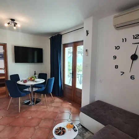 Apartament Anamarija *